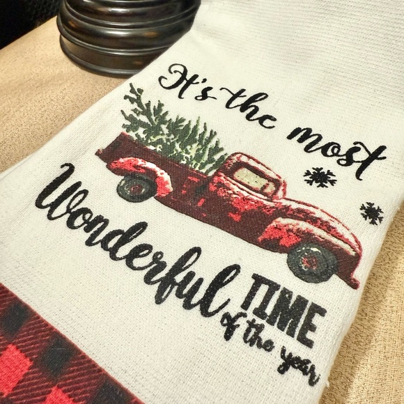NWT Set of 2 It’s The Most Wonderful Time of The Year Plaid Kitchen Towels - Picture 3 of 4